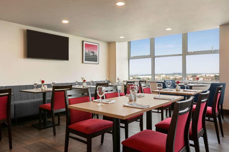 Ramada By Wyndham East Kilbride - Restoran