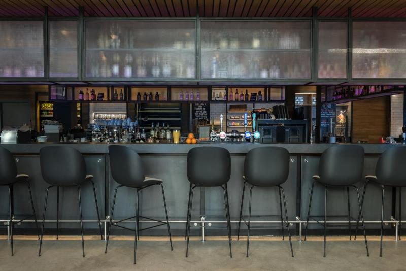 Moxy York - Bar