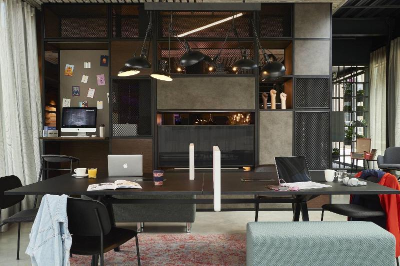 Moxy York - Toplantı