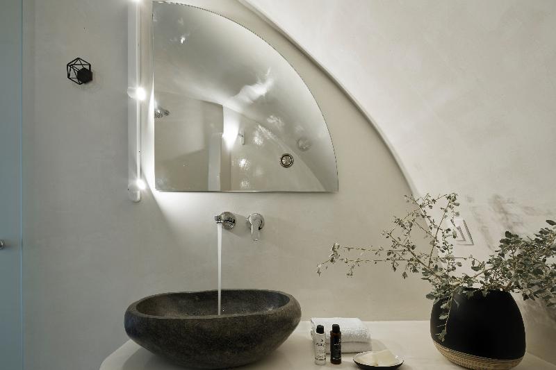 Nano Suites - Oda