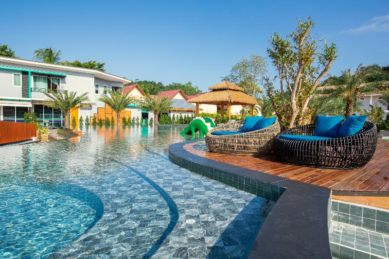 Urip Resort Phi Phi Island - Havuz
