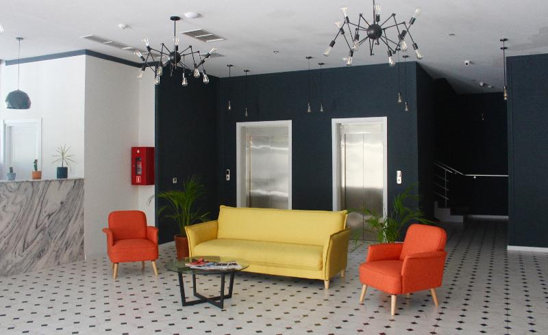 Bricks Hotel - Lobi