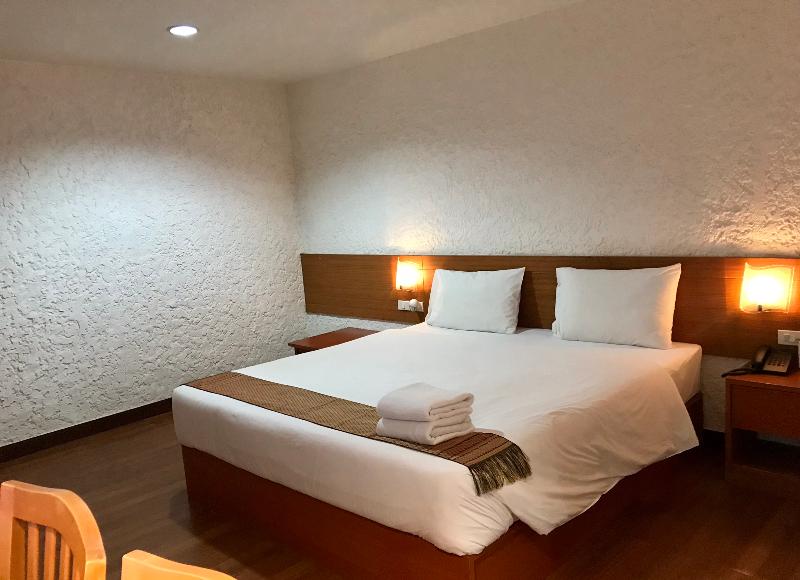 Neptuna Hotel Patong - Oda