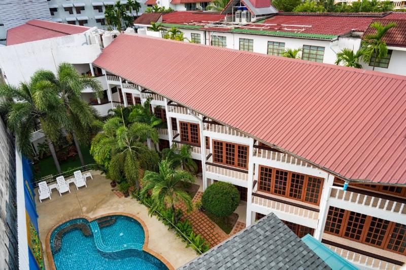 Neptuna Hotel Patong - Havuz