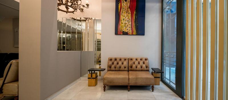FOS DownTown Suites - Lobi