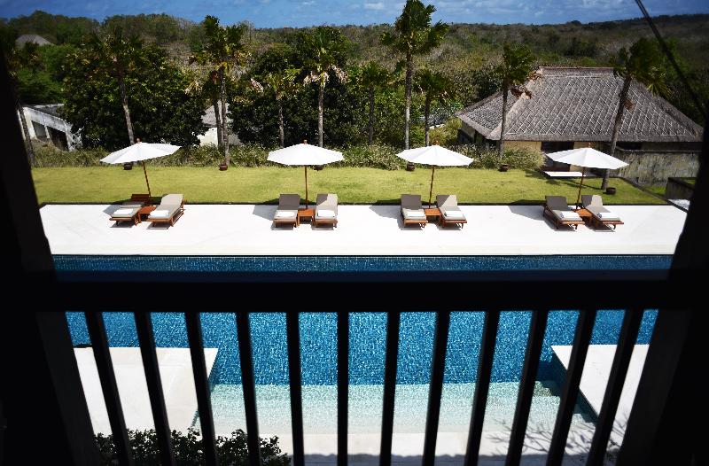 REVIVO Wellness Resort Nusa Dua Bali - Havuz