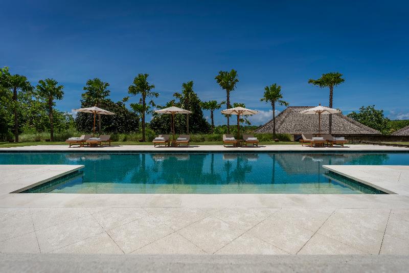 REVIVO Wellness Resort Nusa Dua Bali - Havuz