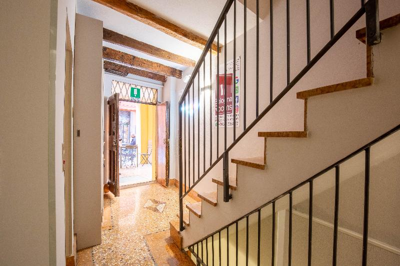 BolognaRoomscom - Falegnami Boutique - Lobi