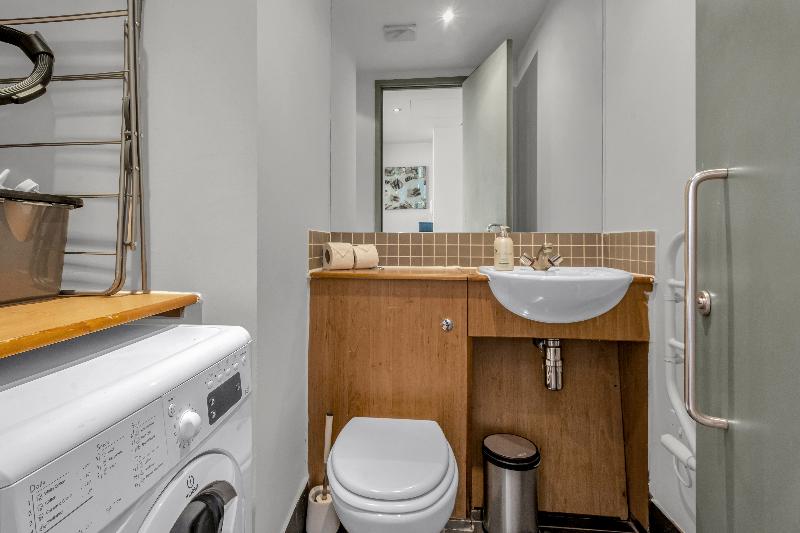 Luxurious Lawrence House Serviced Apartment - Oda