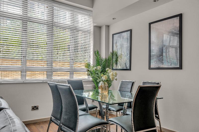 Luxurious Lawrence House Serviced Apartment - Oda