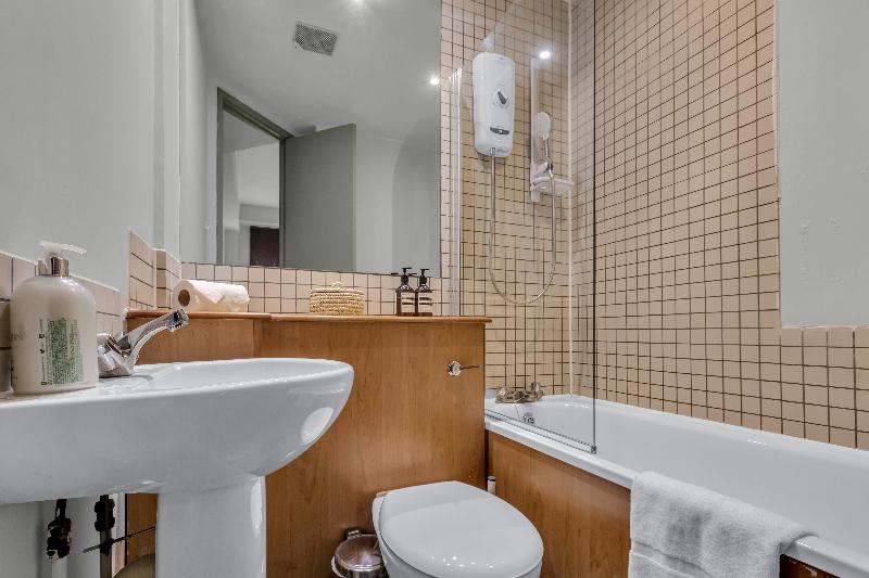 Luxurious Lawrence House Serviced Apartment - Oda