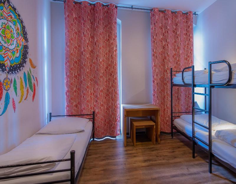 Sunflower Hostel - Oda