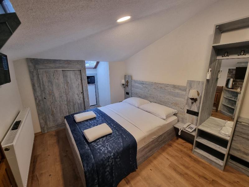 Element Garden Hotel - Oda
