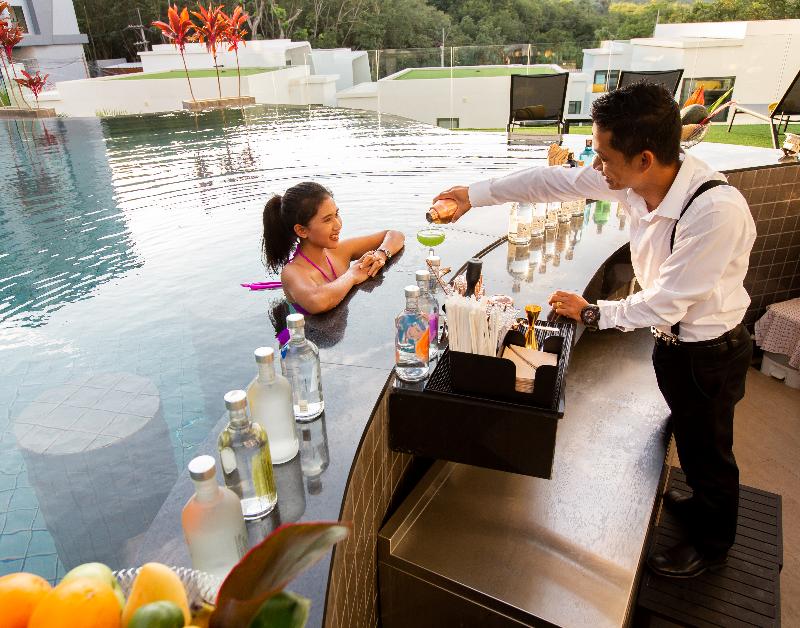 Utopia Naiharn - Bar