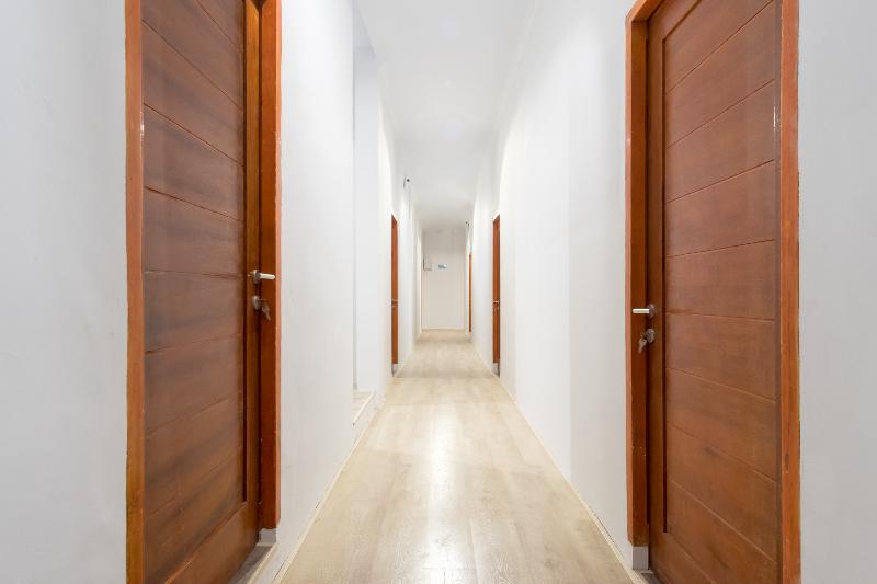 835 Metropolitan Home Stay - Lobi
