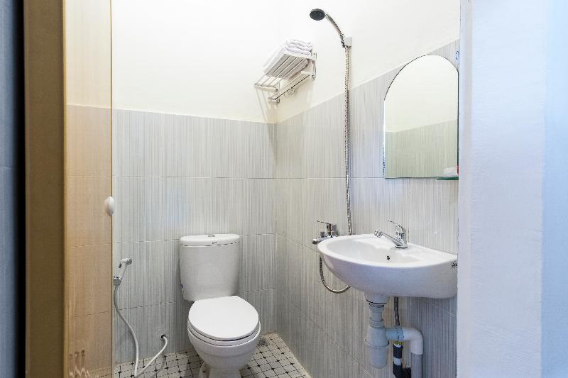 Super OYO 873 Kamani Homestay Syariah - Oda