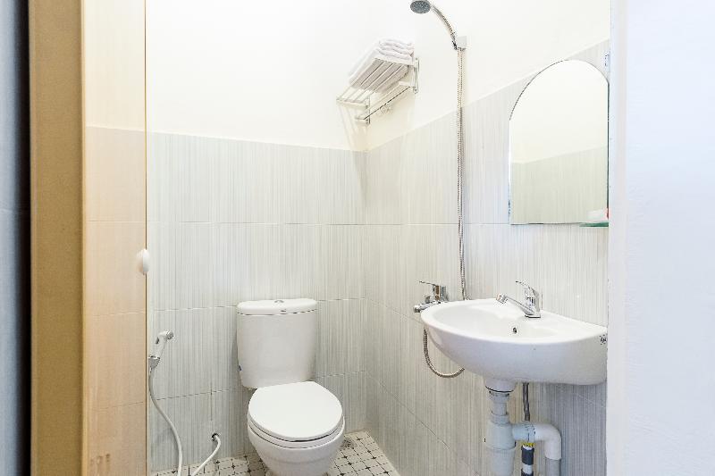 Super OYO 873 Kamani Homestay Syariah - Oda