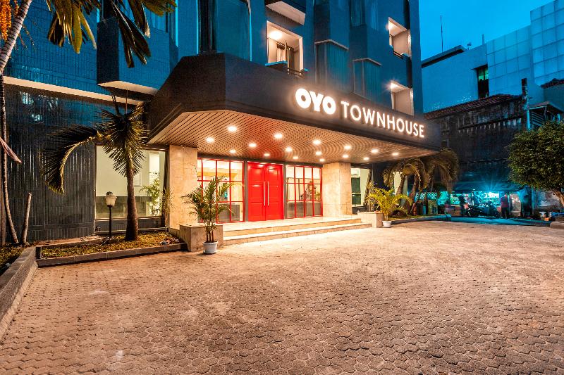 Super OYO Townhouse 2 Hotel Gunung Sahari - Genel