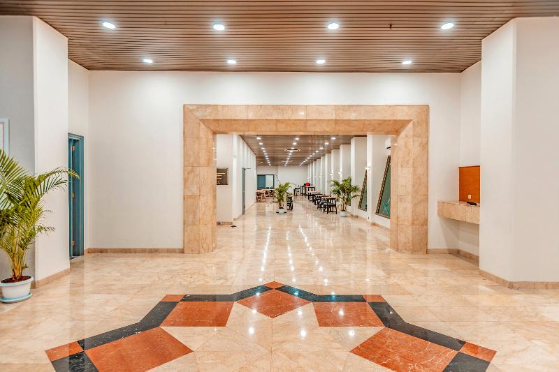 Super OYO Townhouse 2 Hotel Gunung Sahari - Genel