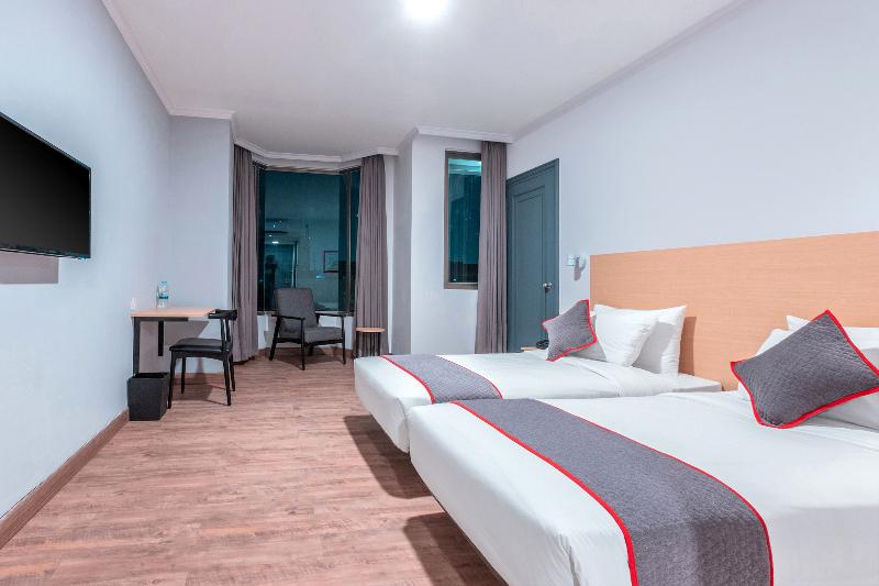 Super OYO Townhouse 2 Hotel Gunung Sahari - Oda