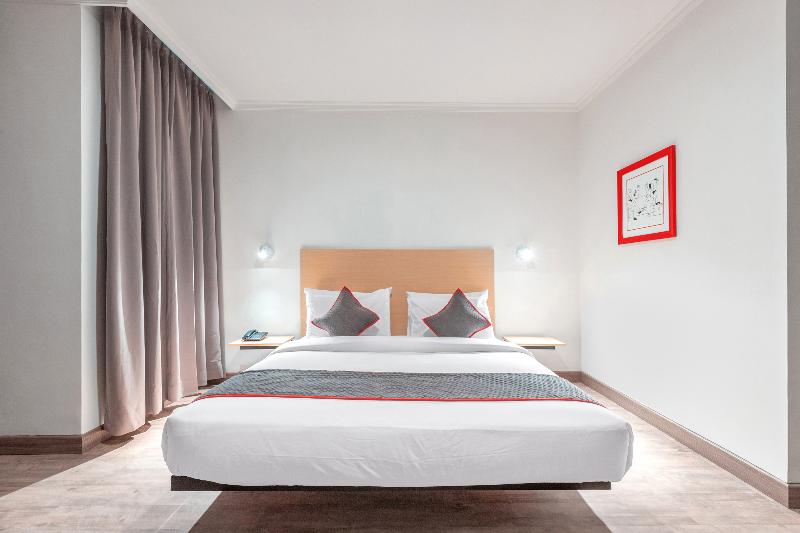 Super OYO Townhouse 2 Hotel Gunung Sahari - Oda