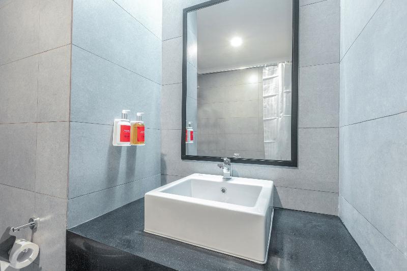 Super OYO Townhouse 2 Hotel Gunung Sahari - Oda