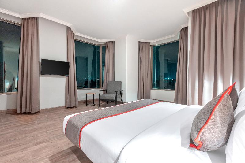 Super OYO Townhouse 2 Hotel Gunung Sahari - Oda