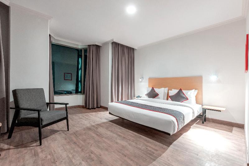 Super OYO Townhouse 2 Hotel Gunung Sahari - Oda