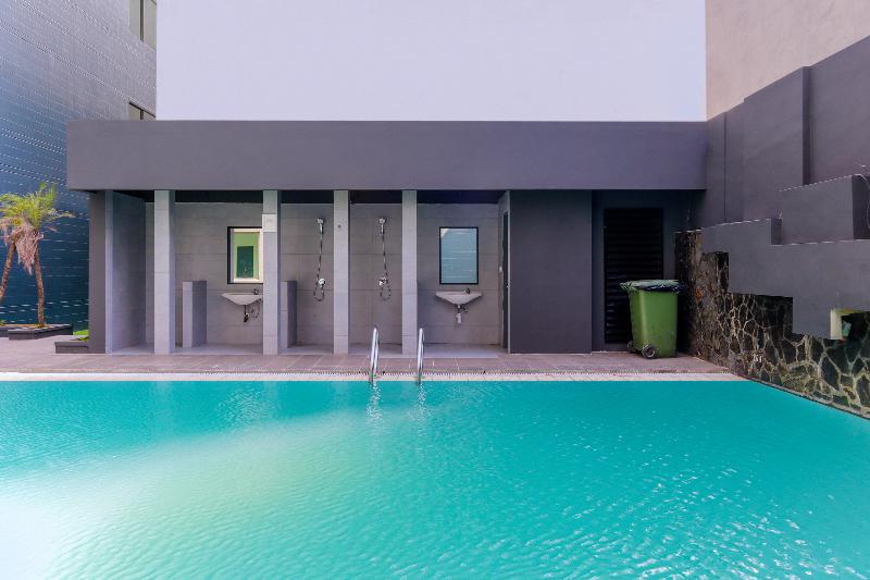 Super OYO Townhouse 2 Hotel Gunung Sahari - Havuz