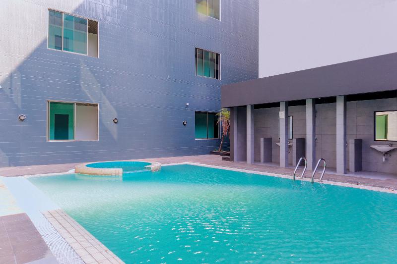 Super OYO Townhouse 2 Hotel Gunung Sahari - Havuz