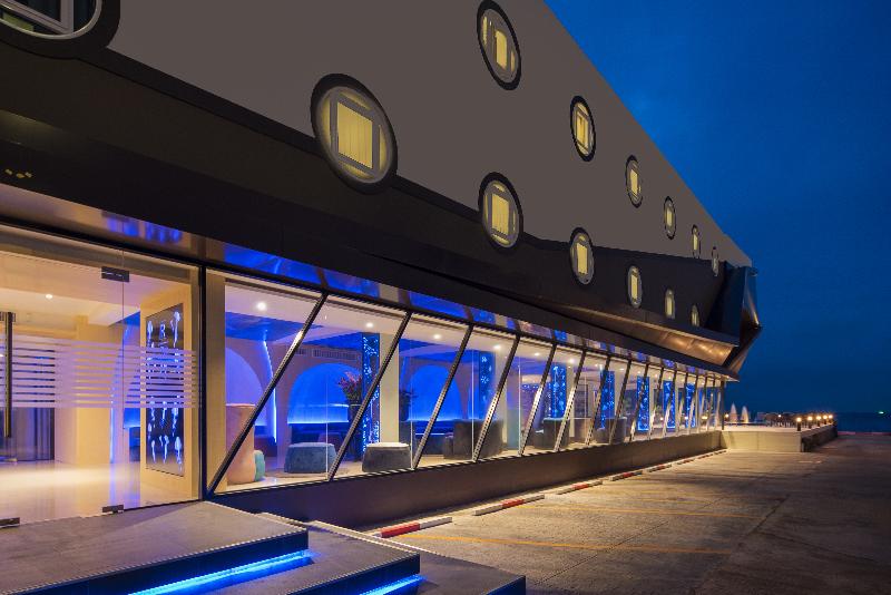 Rodina Beach Hotel - Lobi