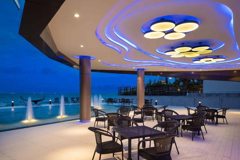 Rodina Beach Hotel - Havuz
