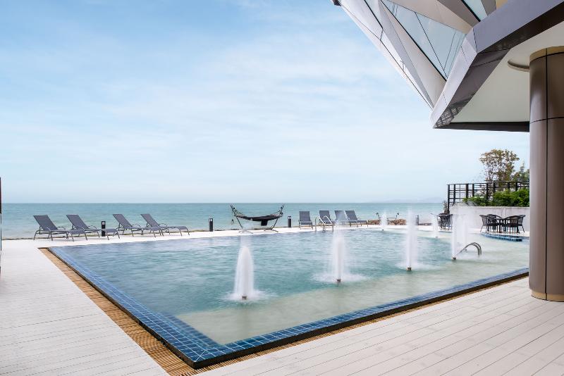 Rodina Beach Hotel - Havuz