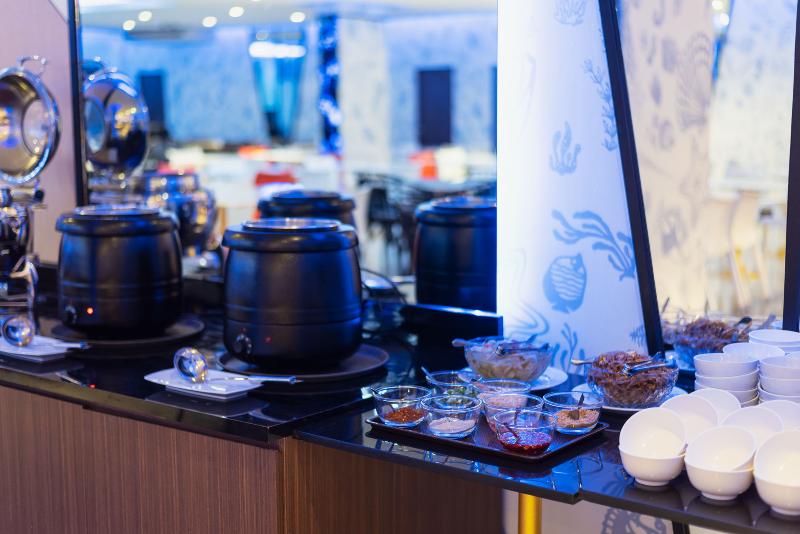 Rodina Beach Hotel - Restoran