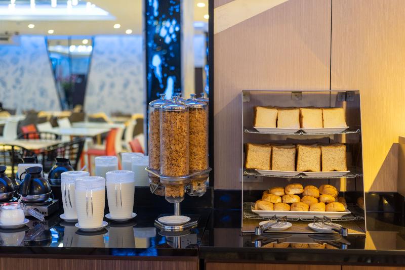 Rodina Beach Hotel - Restoran