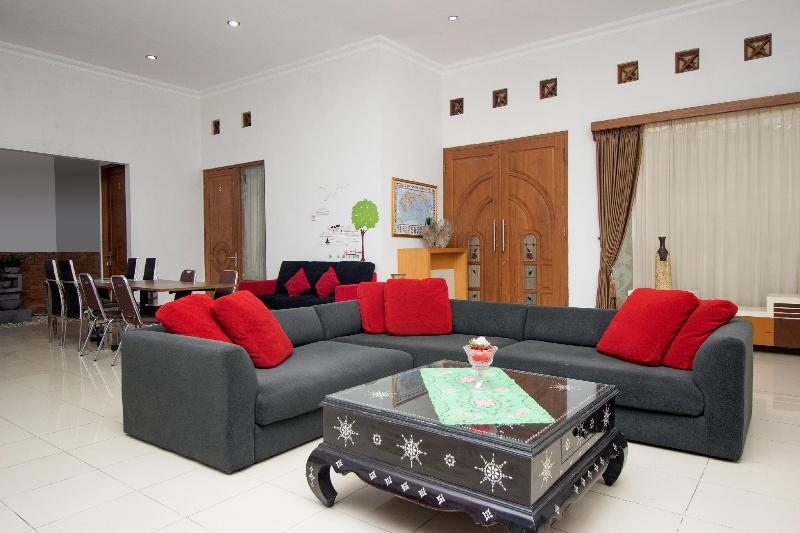 OYO 1061 Aliya Homestay - Lobi