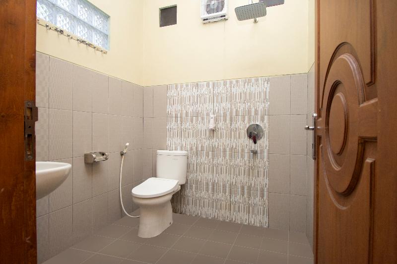 OYO 1061 Aliya Homestay - Oda