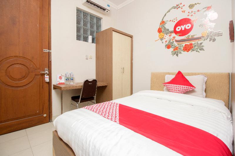 OYO 1061 Aliya Homestay - Oda