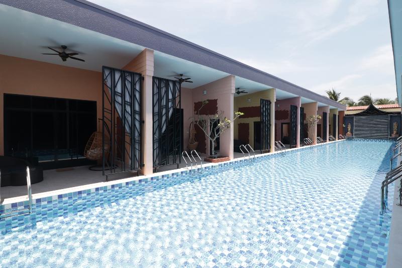 119 Baan Noppadol Hua Hin Loft - Havuz