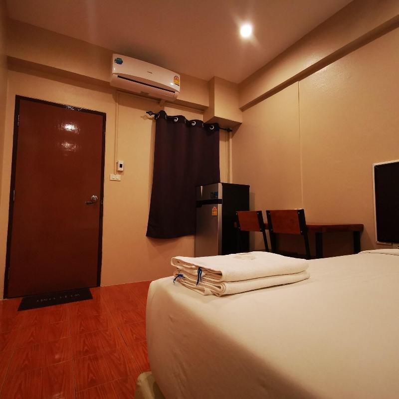 OYO 128 Kkinn South Pattaya Hotel - Oda