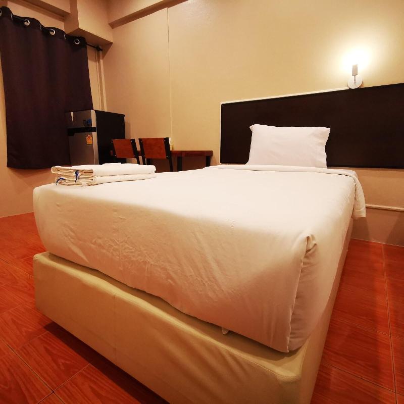 OYO 128 Kkinn South Pattaya Hotel - Oda