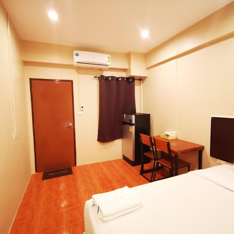 OYO 128 Kkinn South Pattaya Hotel - Oda