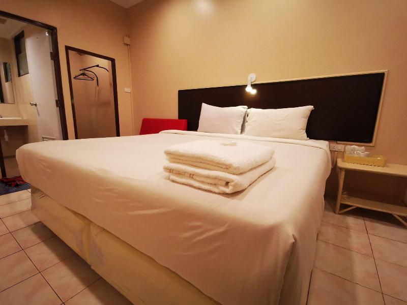 OYO 128 Kkinn South Pattaya Hotel - Oda