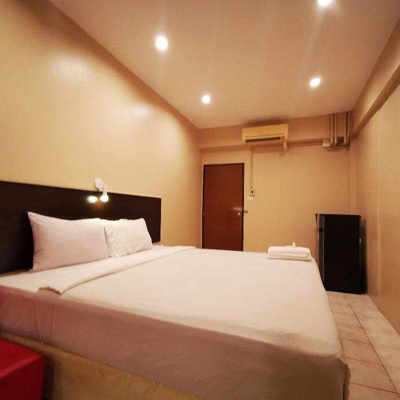OYO 128 Kkinn South Pattaya Hotel - Oda