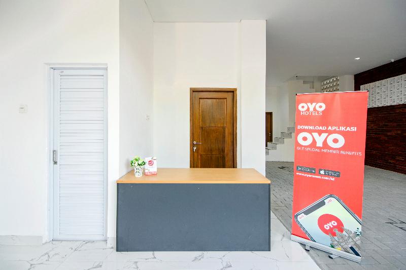 Super OYO 1319 88 Exclusive Guesthouse - Lobi