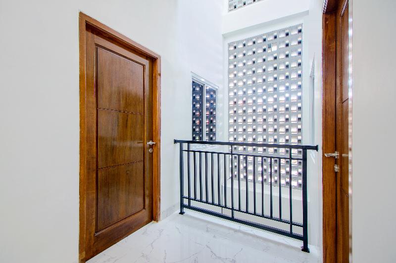 Super OYO 1319 88 Exclusive Guesthouse - Lobi