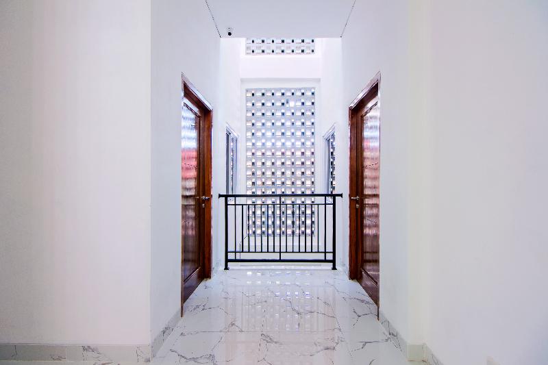 Super OYO 1319 88 Exclusive Guesthouse - Lobi
