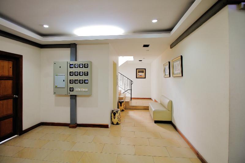 254 Royal Pimand - Lobi