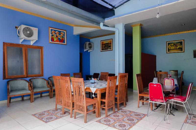 778 Guest House Amalia Malang - Lobi