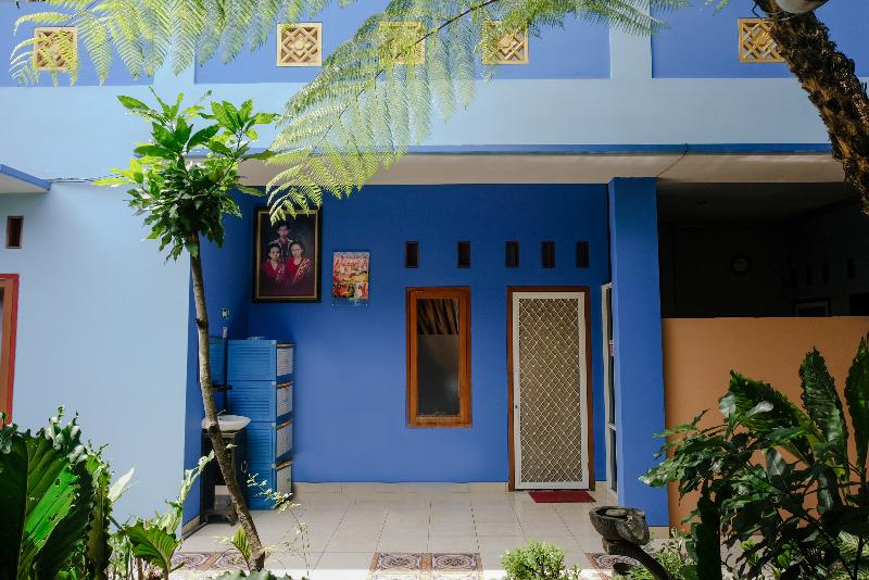 778 Guest House Amalia Malang - Genel